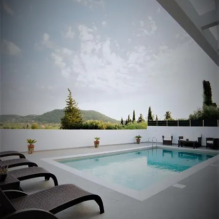 Etoile * Áyios Kírikos