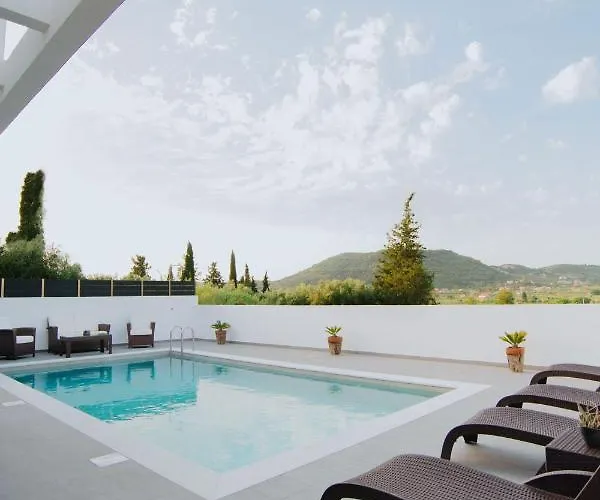 Etoile Villa Áyios Kírikos