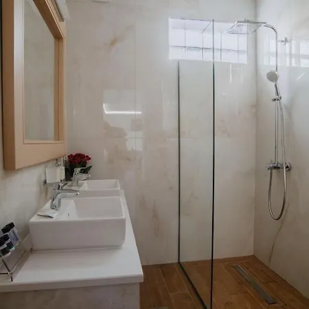 Etoile * Áyios Kírikos